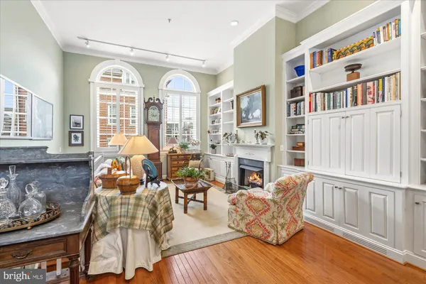 $1,200,000 | 610 Tivoli Passage, Alexandria, VA 22314