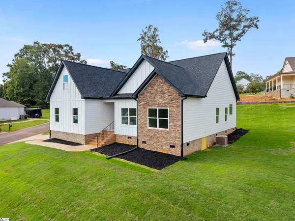 $415,000 | 102 Kalkora Court, Lyman, SC 29365