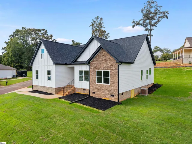 $415,000 | 102 Kalkora Court, Lyman, SC 29365