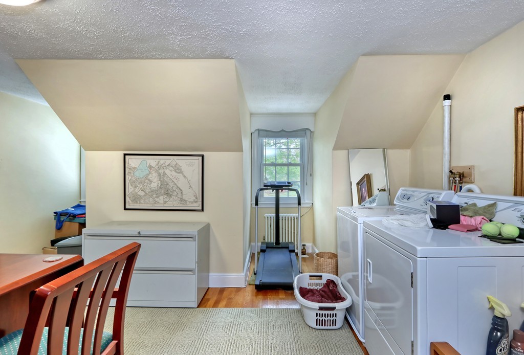 22-24 Athelstane Road Newton, MA 02459 - Photo 10 of 24 Gallery Image 10
