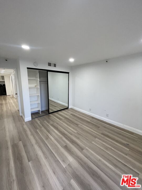 600 West 9th Street, Unit 316 Los Angeles, CA 90015 - Photo 14 of 29 a view of an empty room