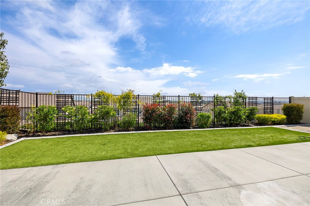 32151 Everview Terrace Temecula, CA 92591 - Photo 28 of 39 a view of a city