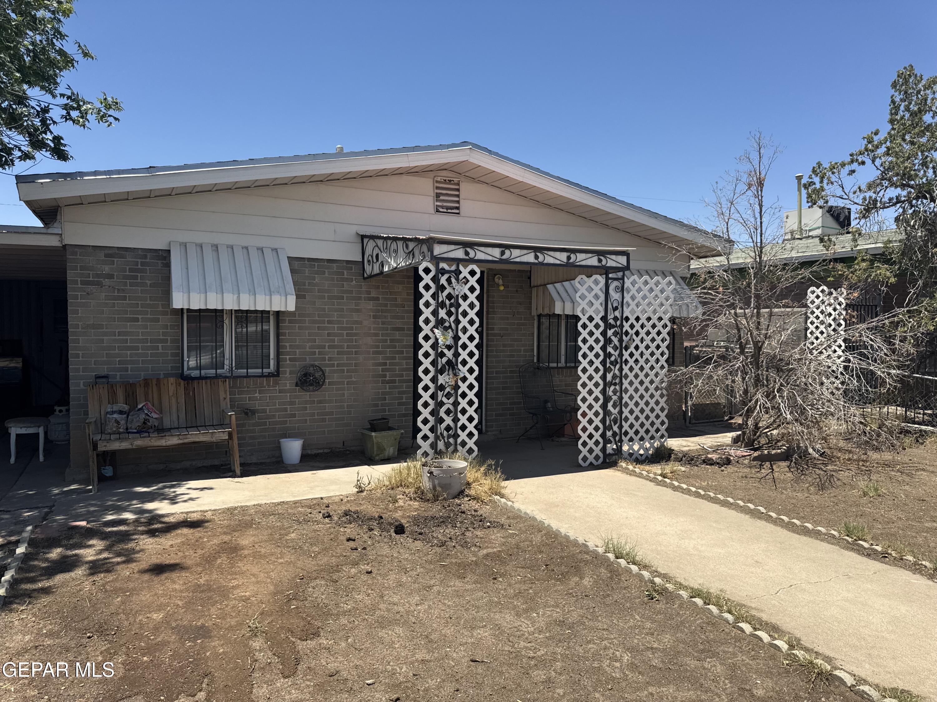 231 Baywood Road El Paso, TX 79915 - Photo 2 of 16 IMG_7724