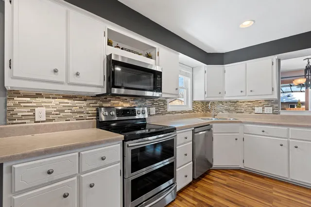 $385,000 | 1632 Cloverdale Drive West, Appleton, WI 54914