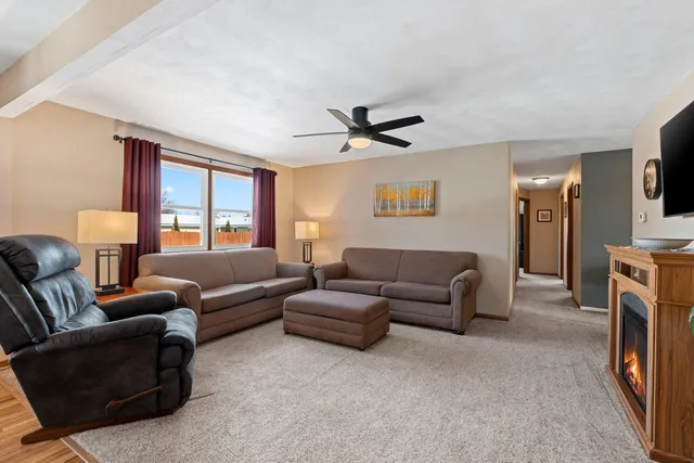 $385,000 | 1632 Cloverdale Drive West, Appleton, WI 54914