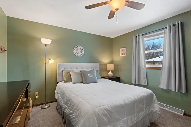 $385,000 | 1632 Cloverdale Drive West, Appleton, WI 54914