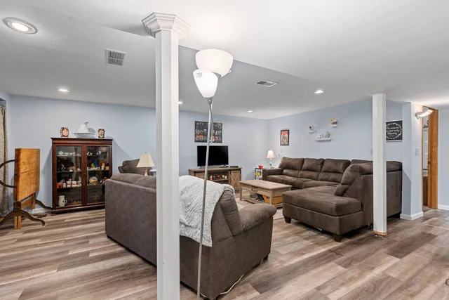 $385,000 | 1632 Cloverdale Drive West, Appleton, WI 54914