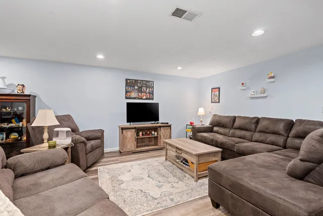 $385,000 | 1632 Cloverdale Drive West, Appleton, WI 54914