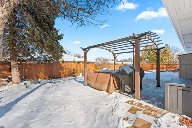 $385,000 | 1632 Cloverdale Drive West, Appleton, WI 54914