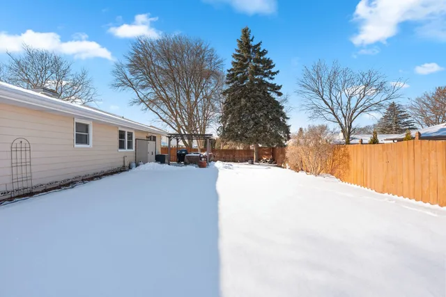 $385,000 | 1632 Cloverdale Drive West, Appleton, WI 54914