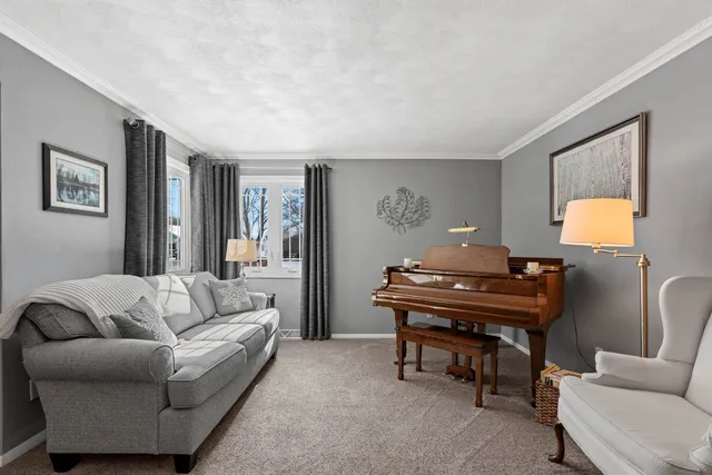 $385,000 | 1632 Cloverdale Drive West, Appleton, WI 54914