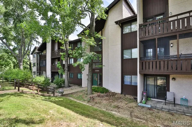 $112,000 | 1380 Heritage Landing, Unit 206, St. Charles, MO 63303