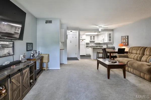 $112,000 | 1380 Heritage Landing, Unit 206, St. Charles, MO 63303