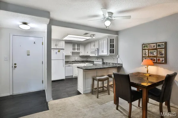 $112,000 | 1380 Heritage Landing, Unit 206, St. Charles, MO 63303