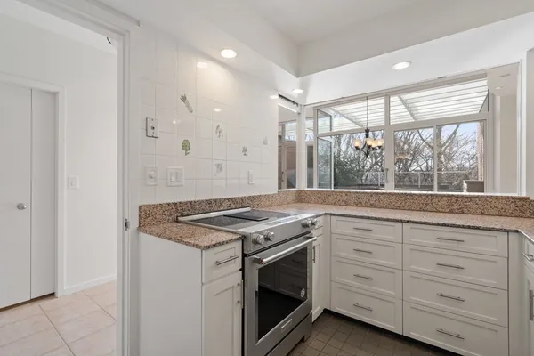$12,500 | 975 Memorial Drive, Unit 204, Cambridge, MA 02138