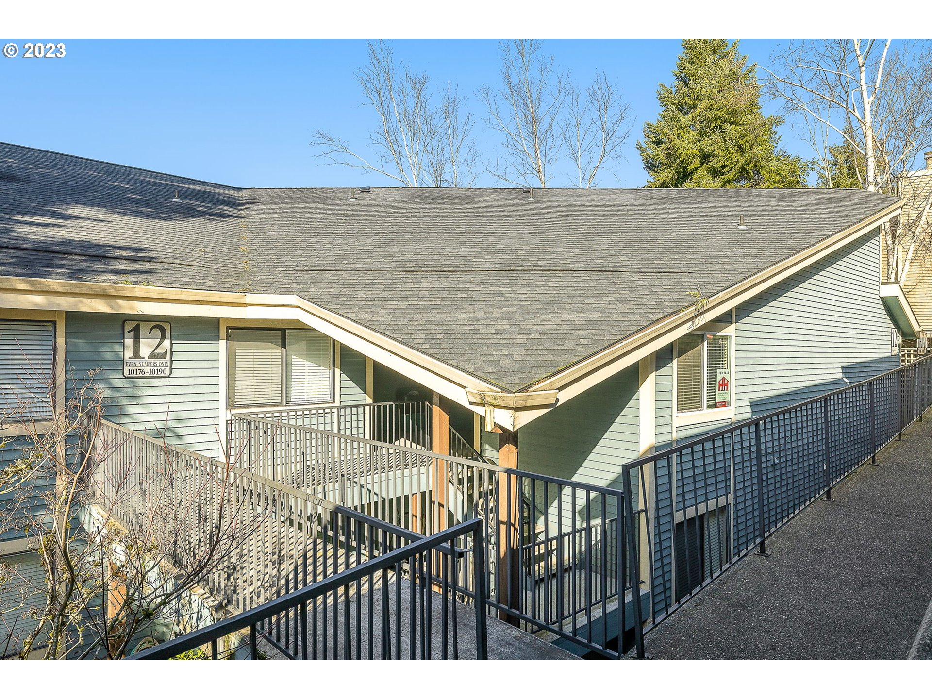 10178 Southeast Talbert Street Clackamas, OR 97015 - Photo 2 of 32 a view of backyard with wooden fence