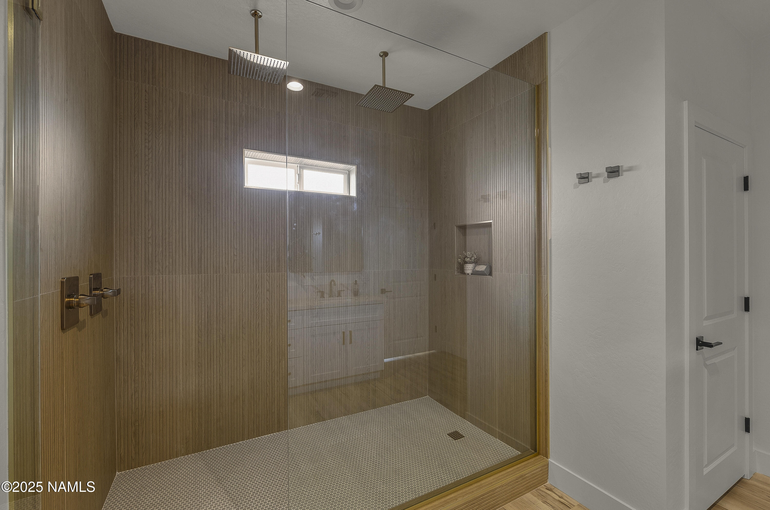 7935 North Red Lake Road Williams, AZ 86046 - Photo 16 of 31 a bathroom with a shower and a sink