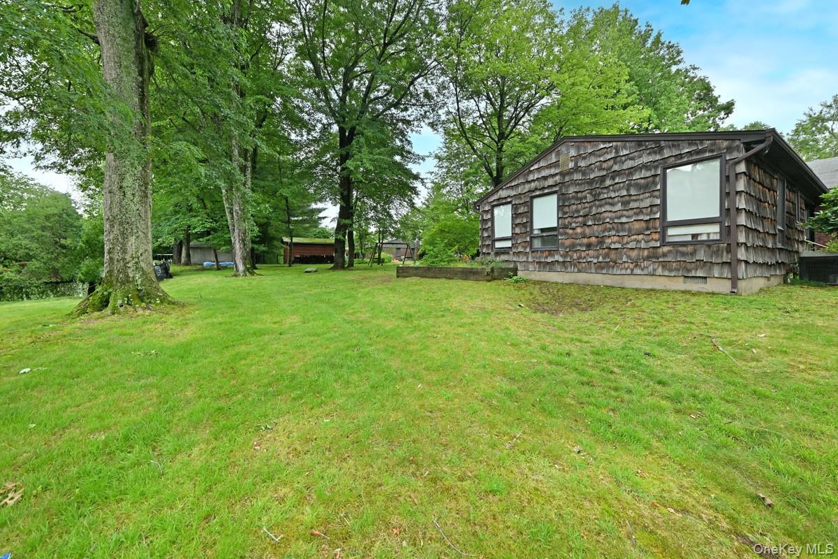 43 Sutin Place Spring Valley, NY 10977 - Photo 2 of 17