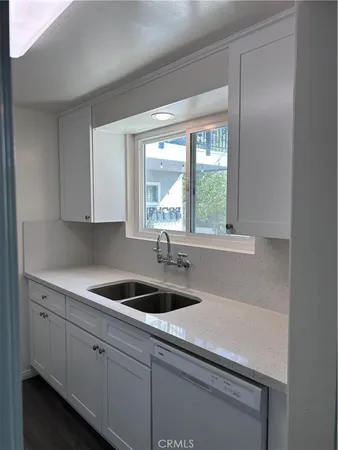 $3,350 | 291 Cypress Drive, Unit 3, Laguna Beach, CA 92651