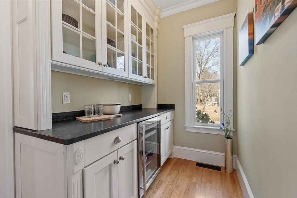 24 Dana Road Concord, MA 01742 - Photo 8 of 42