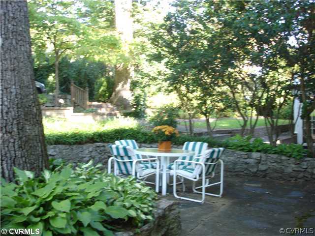 2006 Prince George Road Richmond, VA 23225 - Photo 2 of 12 Yard/Garden