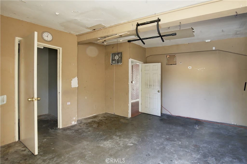 8949 Atlantic Avenue South Gate, CA 90280 - Photo 13 of 43 a view of small space