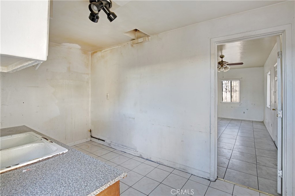 8949 Atlantic Avenue South Gate, CA 90280 - Photo 23 of 43 a view of an empty room