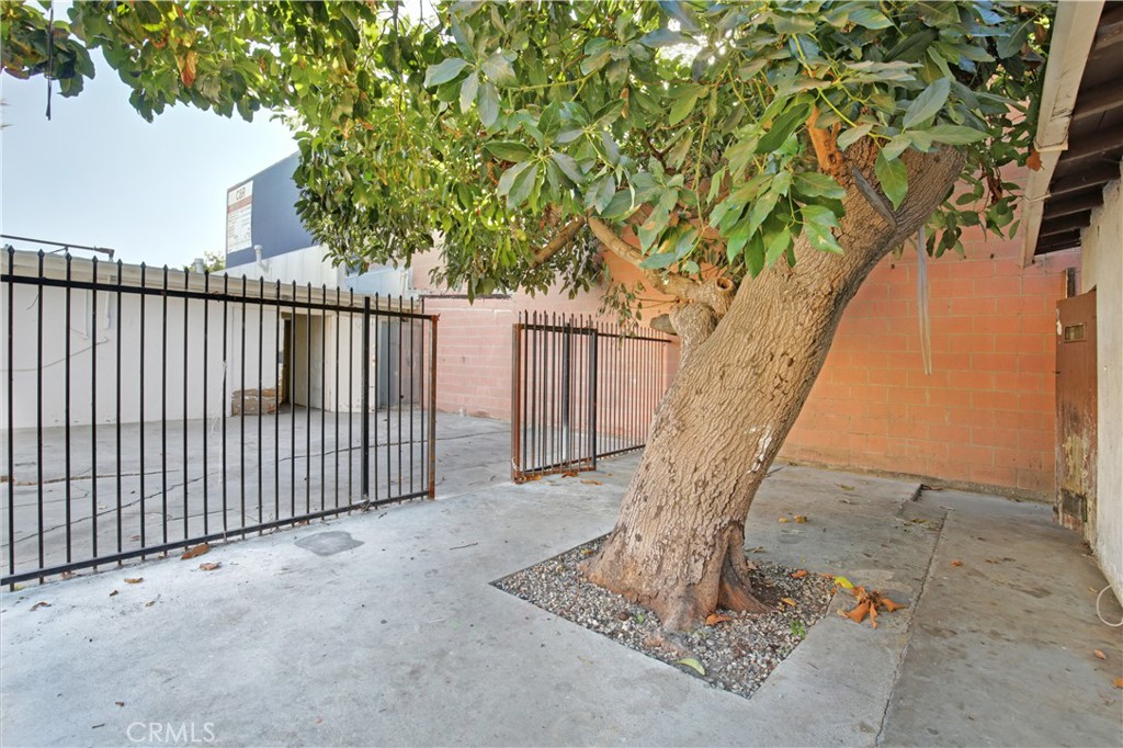 8949 Atlantic Avenue South Gate, CA 90280 - Photo 27 of 43 a view of outdoor space and deck