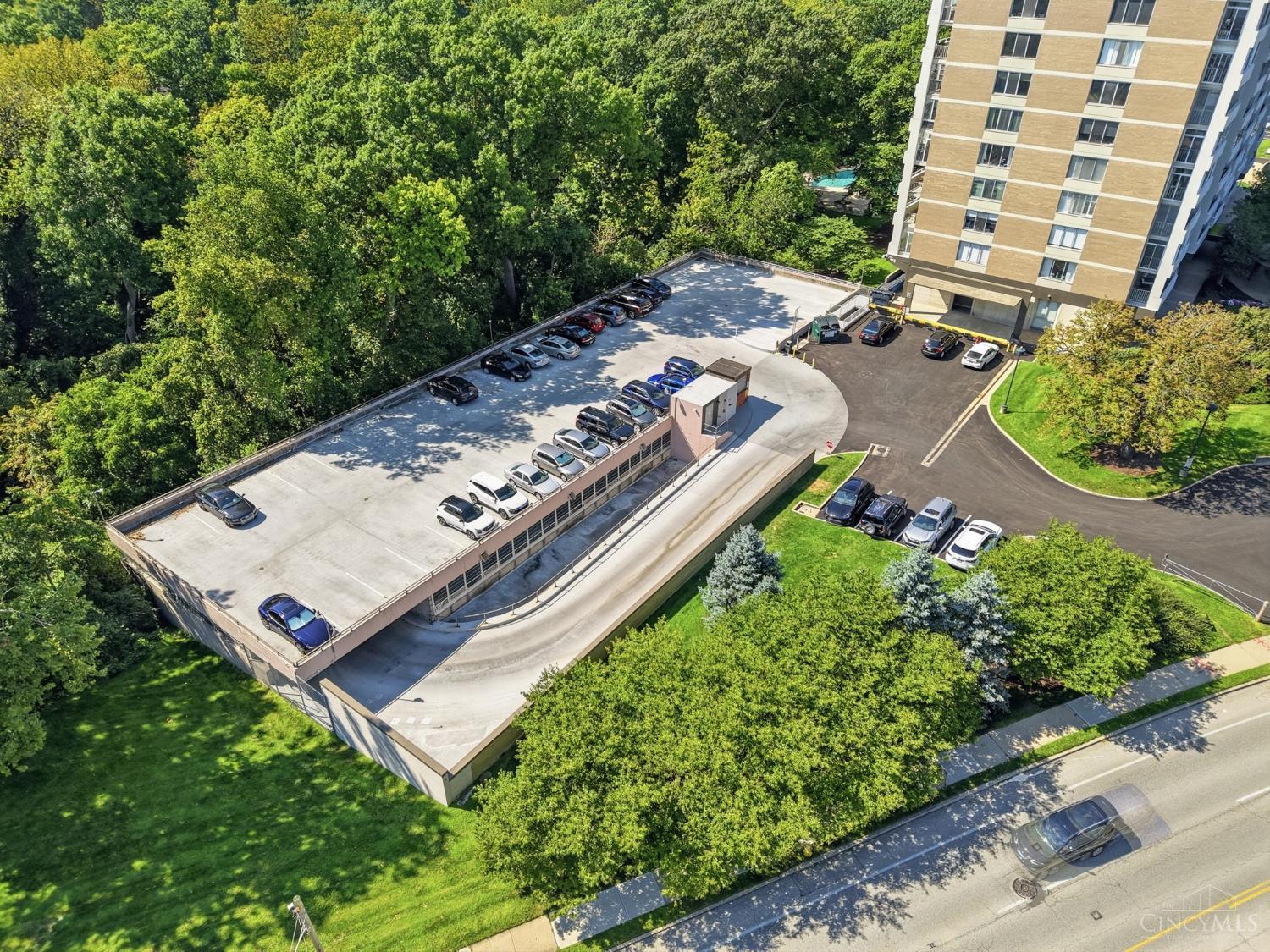 2324 Madison Road, Unit 910 Cincinnati, OH 45208 - Photo 22 of 28 Gallery Image 22