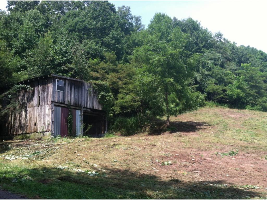 1420 Cowan Town Road Butler, TN 37640 - Photo 4 of 18 BARN FRONTS DARK HOLLOW ROAD