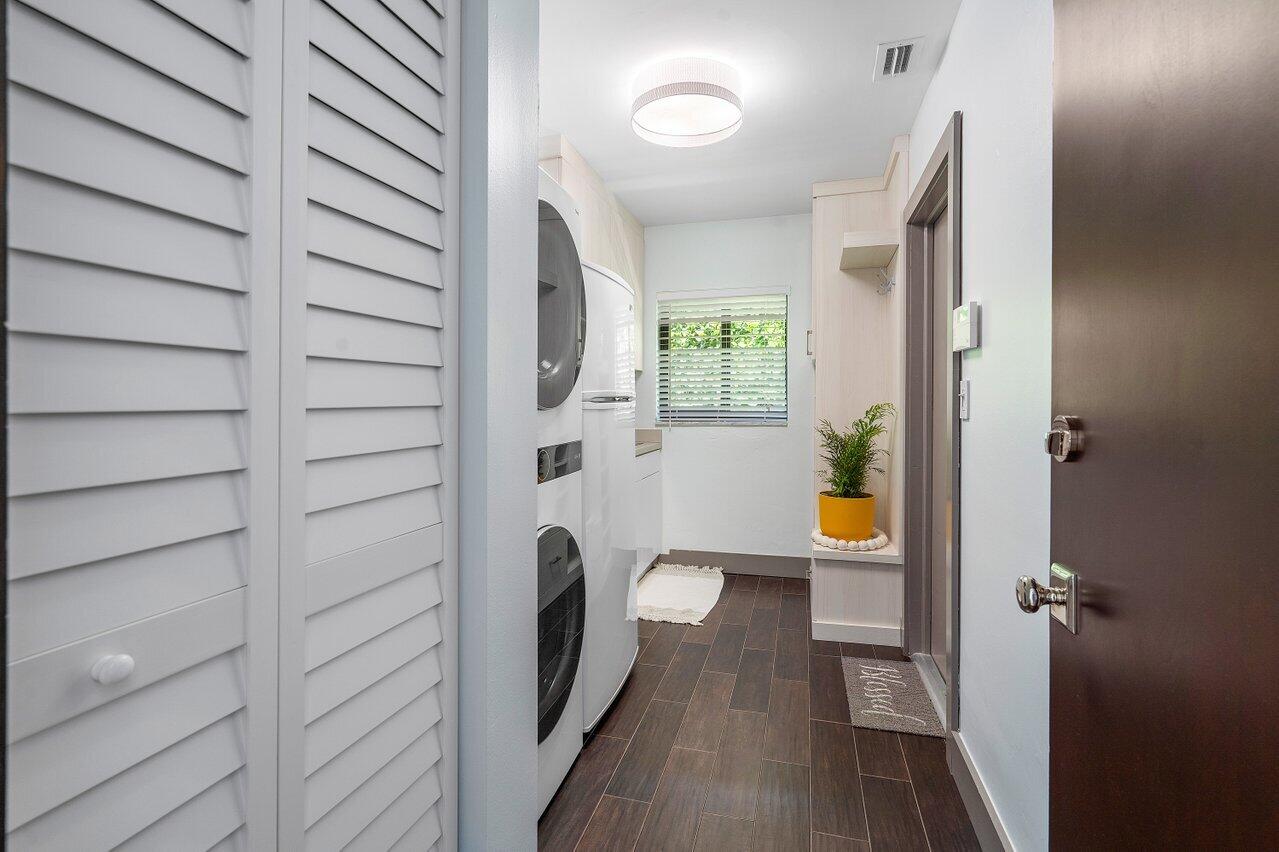 520 Silver Lane Boca Raton, FL 33432 - Photo 13 of 33 017-520SilverLane-BocaRaton-FL-33432-SMA