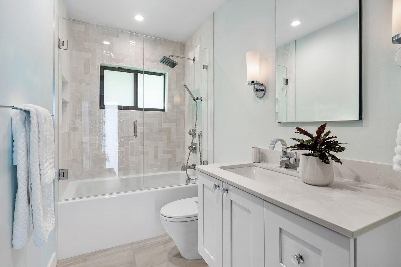 520 Silver Lane Boca Raton, FL 33432 - Photo 18 of 33 022-520SilverLane-BocaRaton-FL-33432-SMA