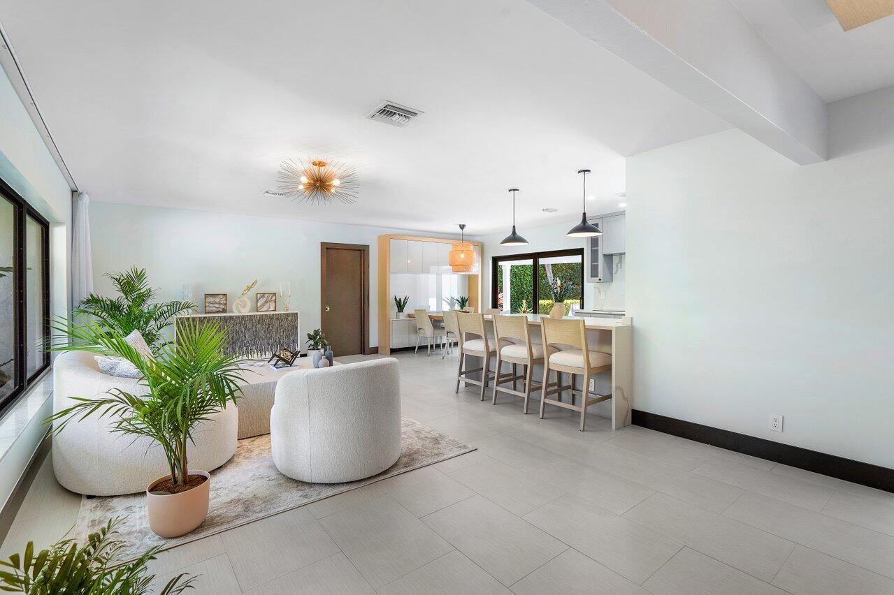 520 Silver Lane Boca Raton, FL 33432 - Photo 4 of 33 008-520SilverLane-BocaRaton-FL-33432-SMA