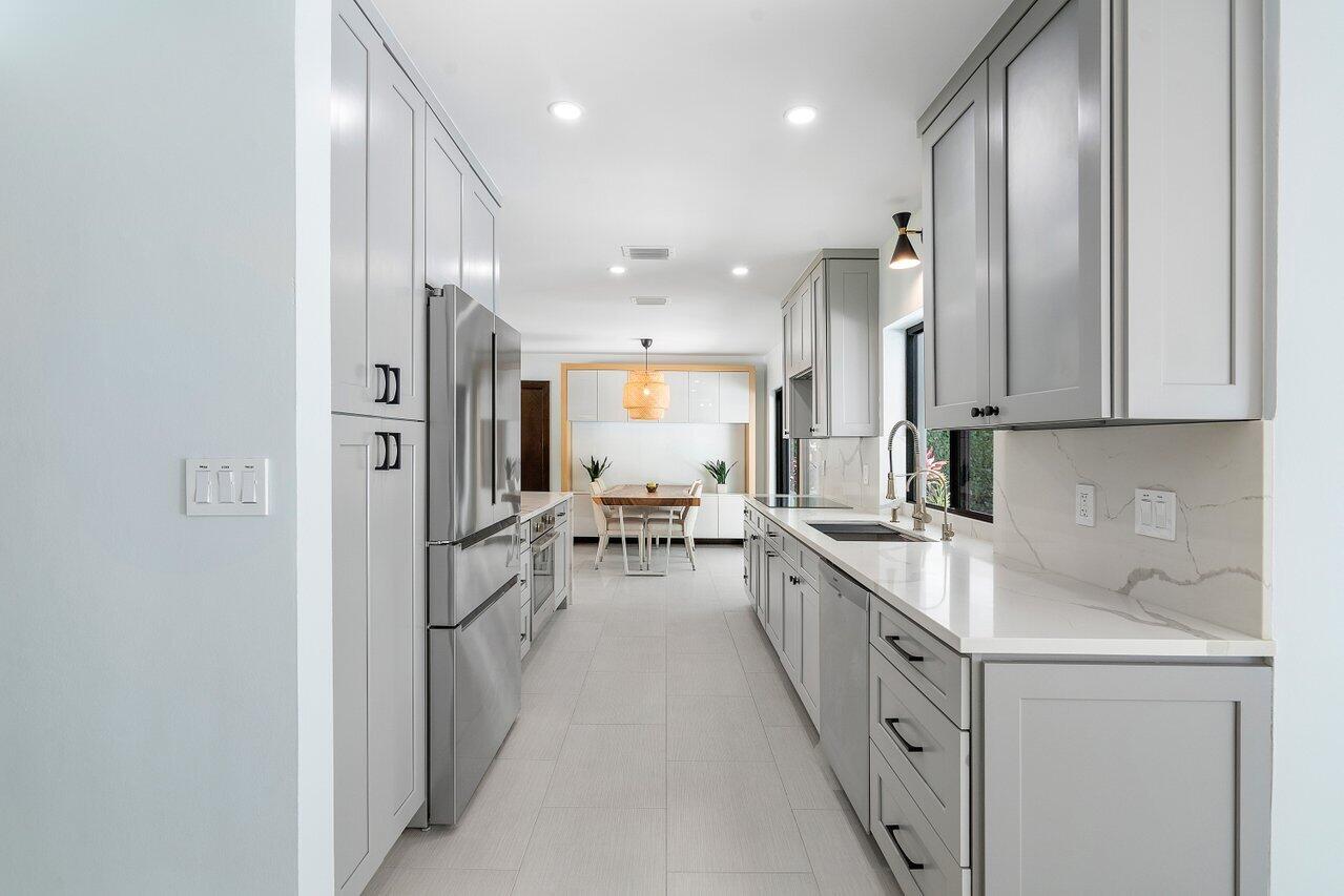 520 Silver Lane Boca Raton, FL 33432 - Photo 10 of 33 014-520SilverLane-BocaRaton-FL-33432-SMA