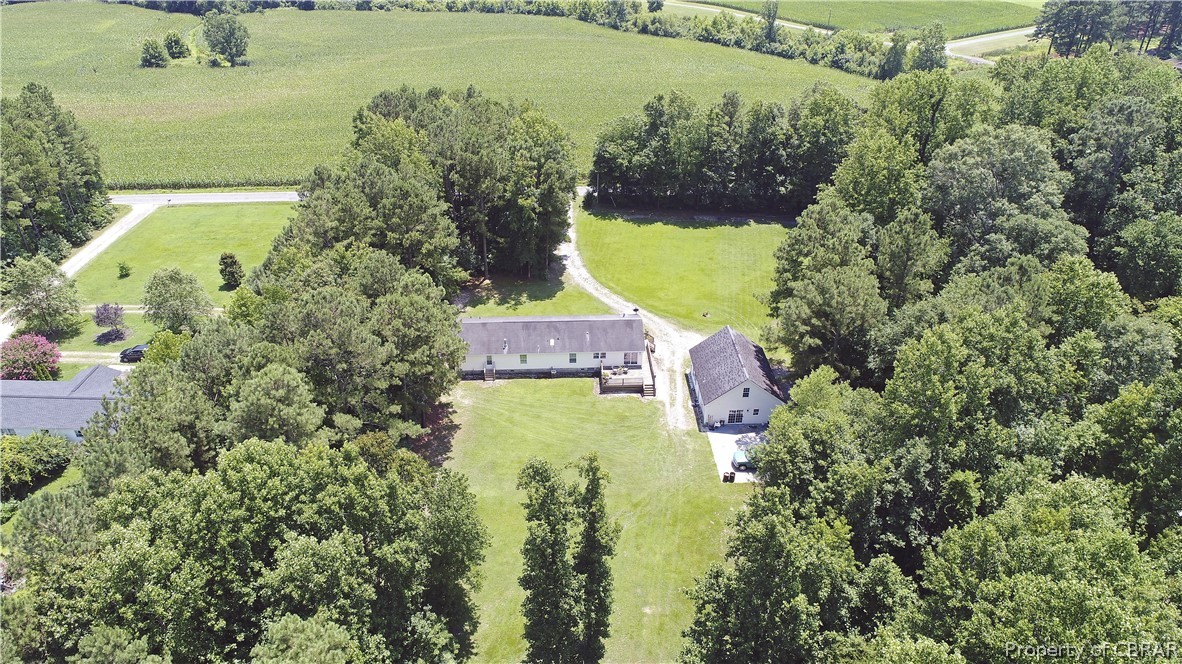 1070 Moonlight Road Smithfield, VA 23430 - Photo 3 of 27 Gallery Image 3