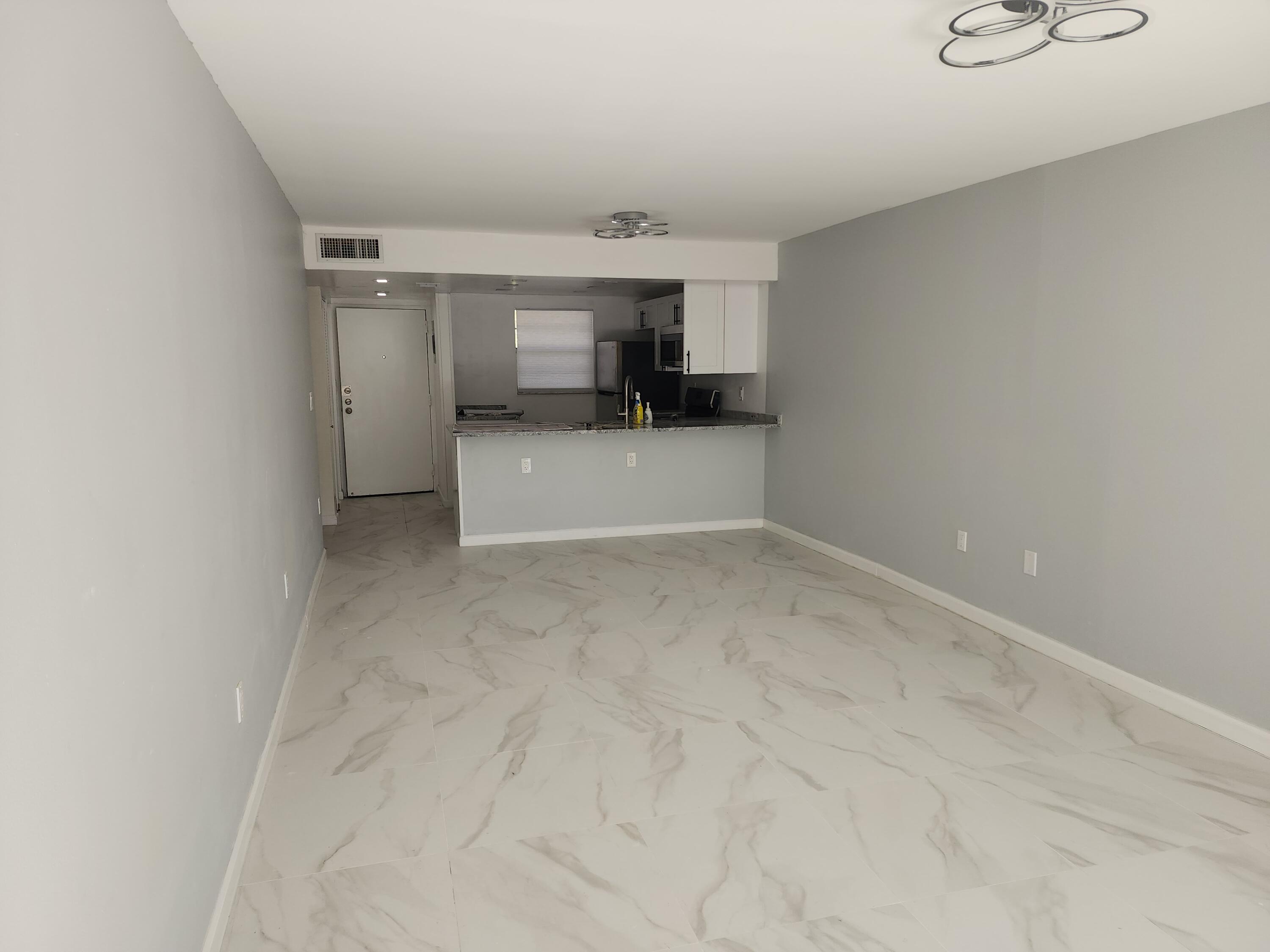 485 North Pine Island Road, Unit 204A Plantation, FL 33324 - Photo 2 of 15 20251210_121151