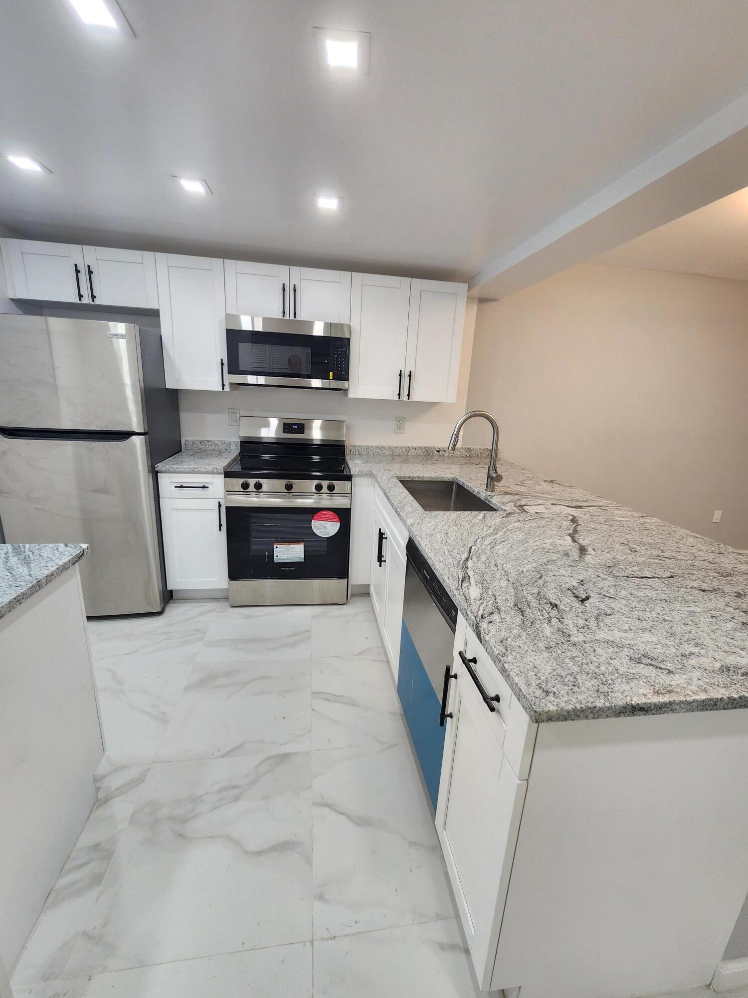 485 North Pine Island Road, Unit 204A Plantation, FL 33324 - Photo 6 of 15 20251104_184011