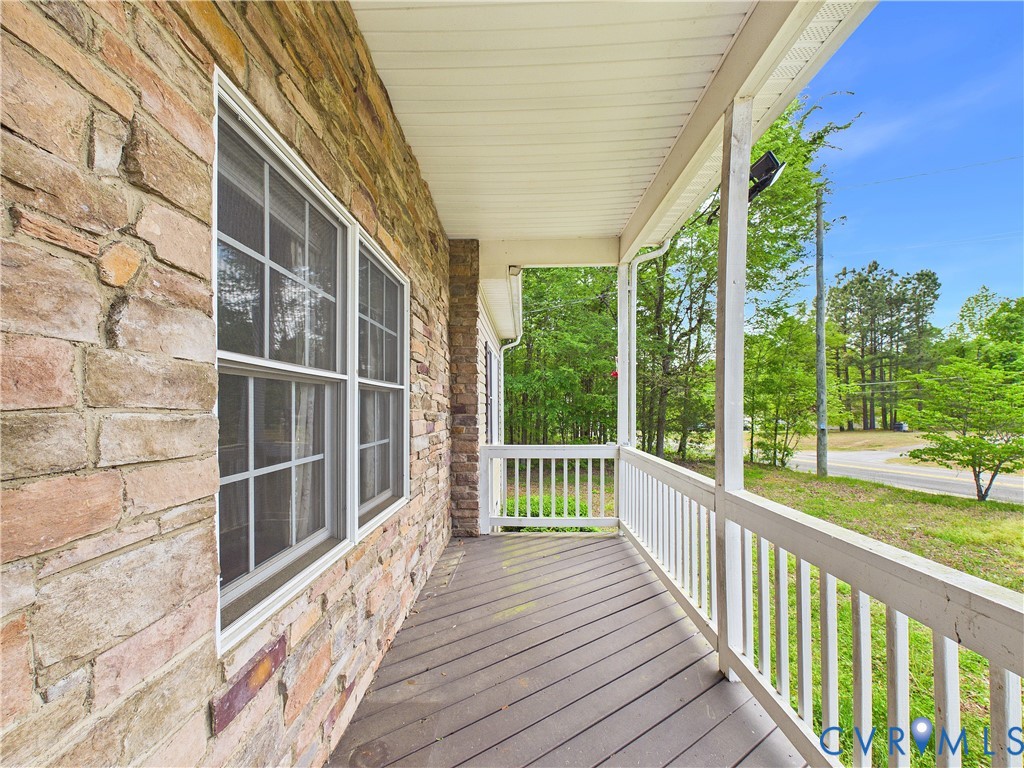 1035 Cole Harbor Road Blackstone, VA 23824 - Photo 5 of 39