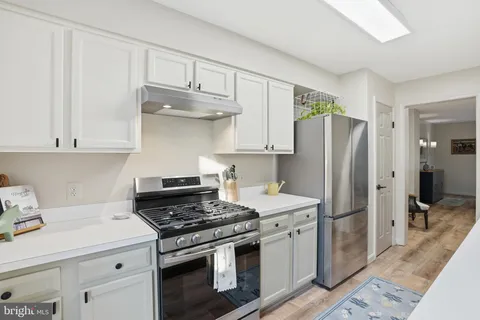 $559,999 | 345 Barnfield Square Northeast, Leesburg, VA 20176