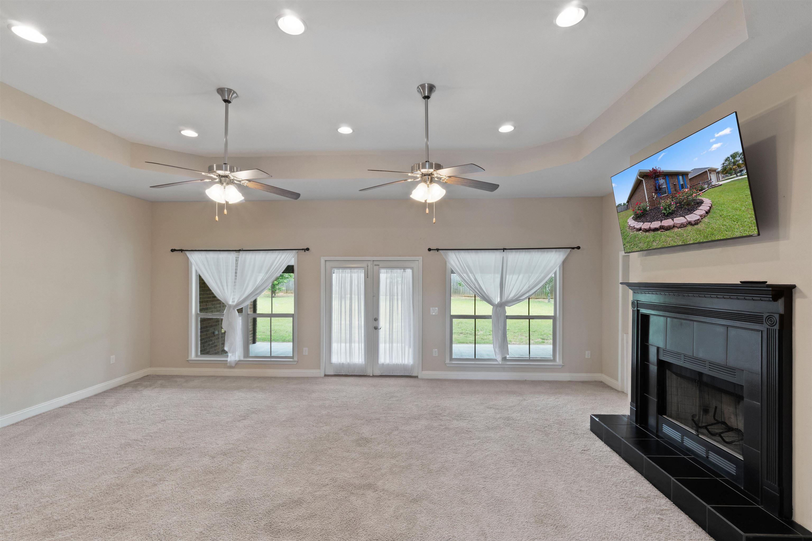 18971 Tralee Court Foley, AL 36535 - Photo 8 of 41 Living Room