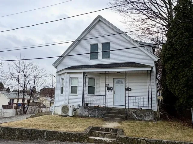 $475,000 | 10 Hampshire Street, North Providence, RI 02904