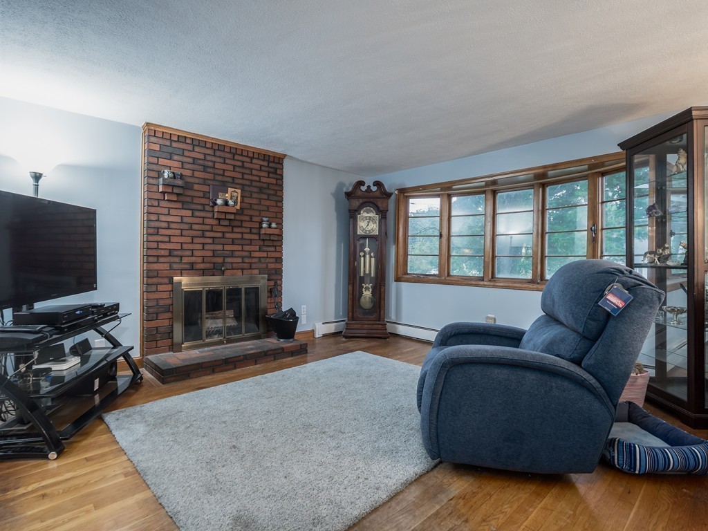 63 Charme Road Billerica, MA 01821 - Photo 3 of 30