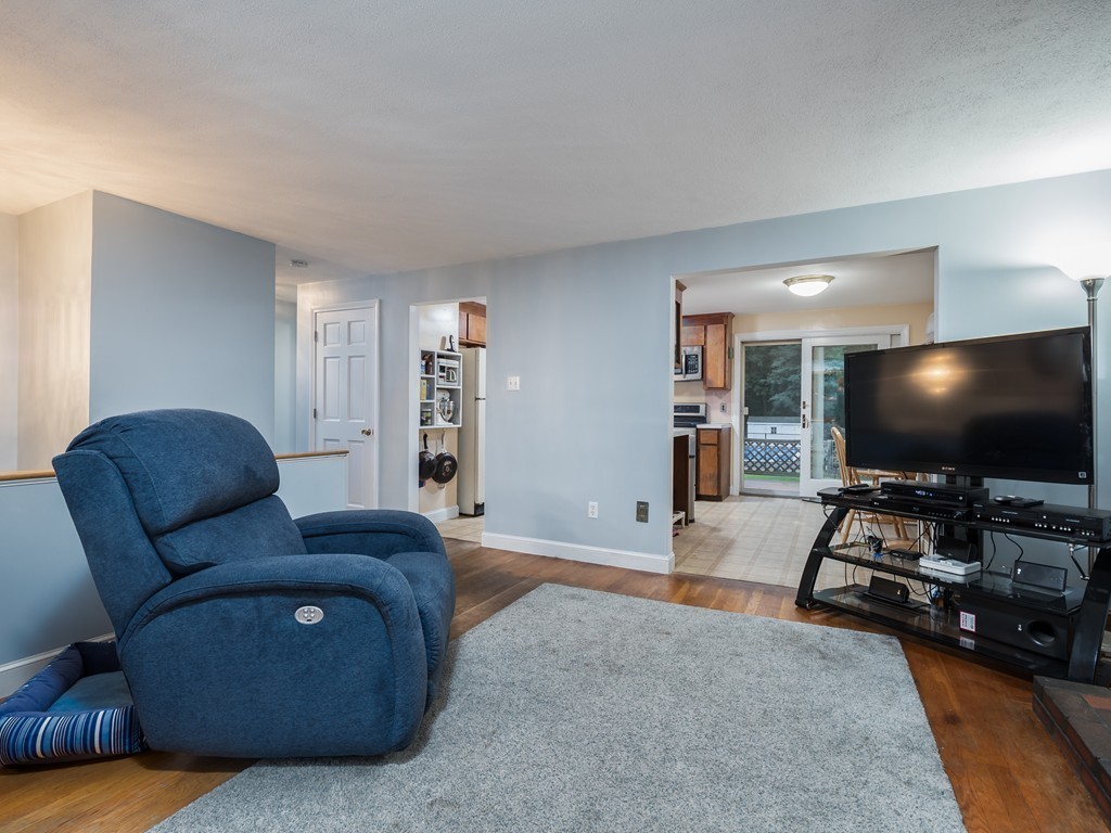 63 Charme Road Billerica, MA 01821 - Photo 5 of 30