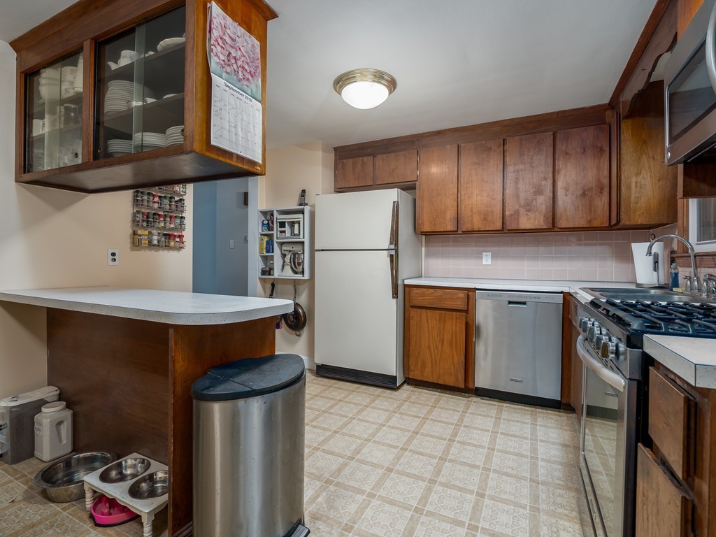 63 Charme Road Billerica, MA 01821 - Photo 7 of 30