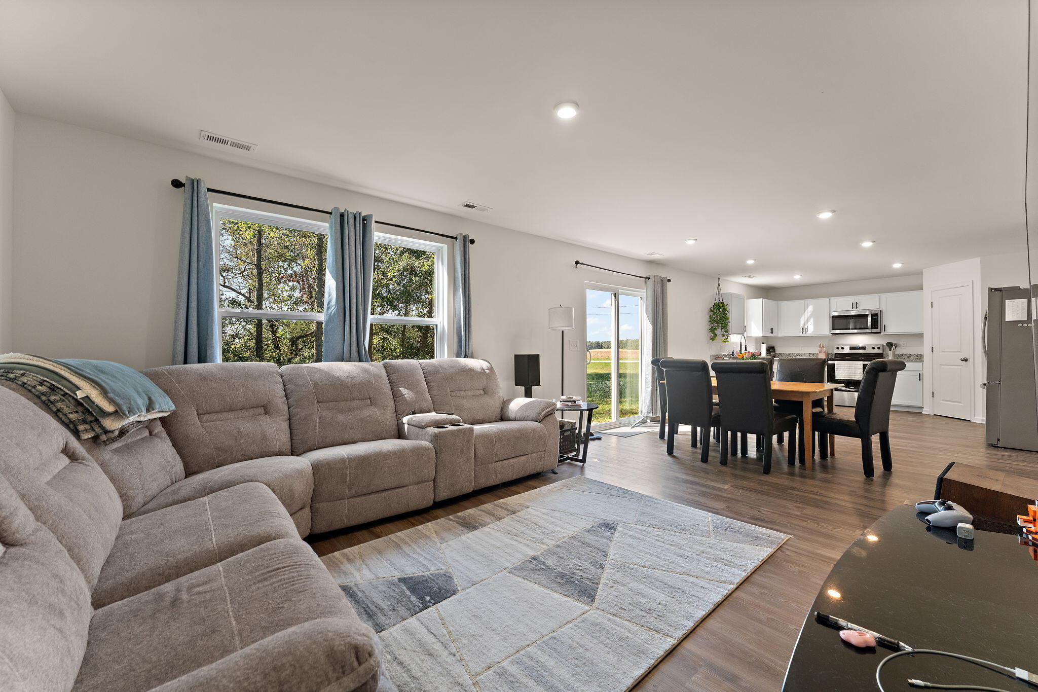 511 Upland Road Kingsford Heights, IN 46346 - Photo 4 of 28 2048x1365