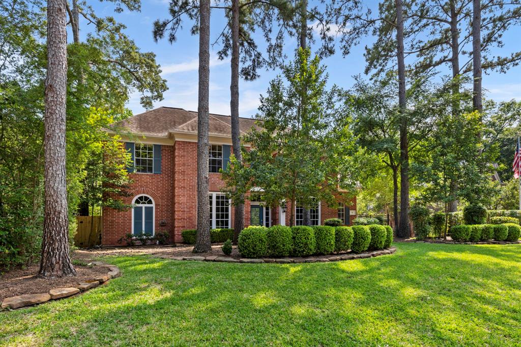 Welcome Home! Great curb appeal!