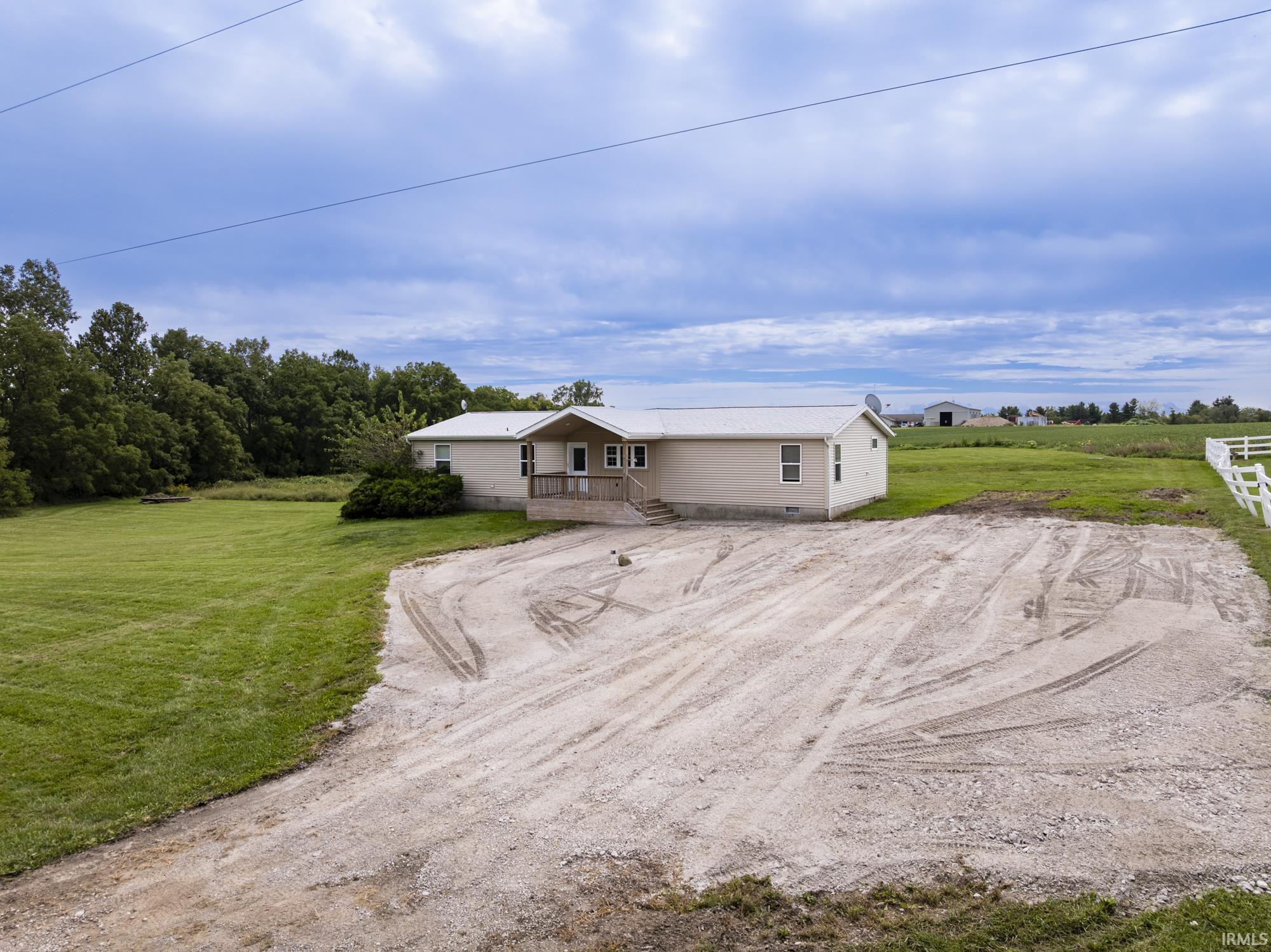 21630 Campbell Road Spencerville, IN 46788 - Photo 3 of 40 Gallery Image 3