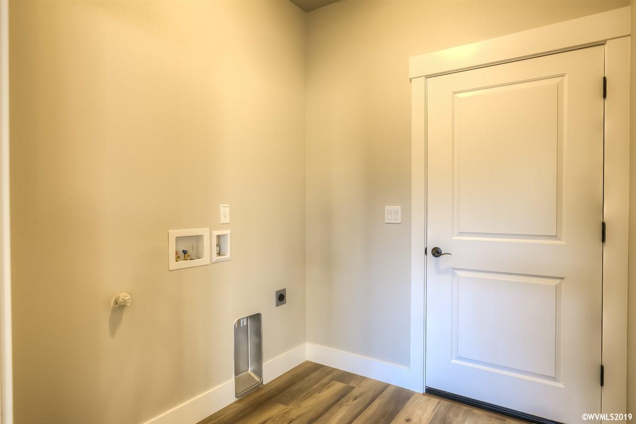 412 Southwest Applegate Trail Drive Dallas, OR 97338 - Photo 21 of 31 Gallery Image 21
