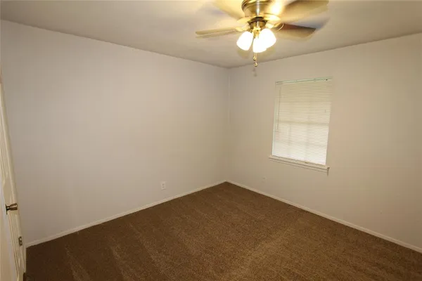 $1,550 | 737 Holiday Drive, Sherman, TX 75090