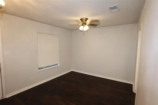 $1,550 | 737 Holiday Drive, Sherman, TX 75090
